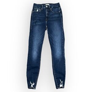 Good American Distressed Skinny Midrise Medium Wash Jeans Size 6